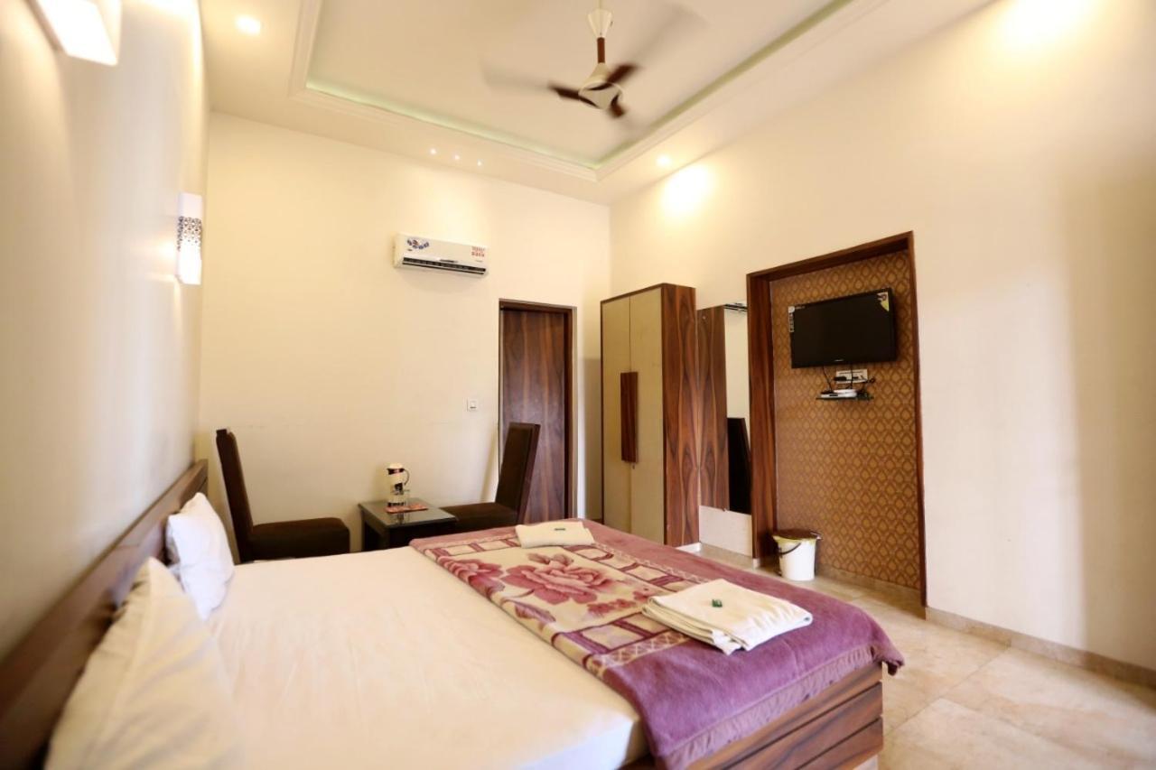Kamay The Kohinoor Palace - A Heritage Hotel Faizābād Bagian luar foto