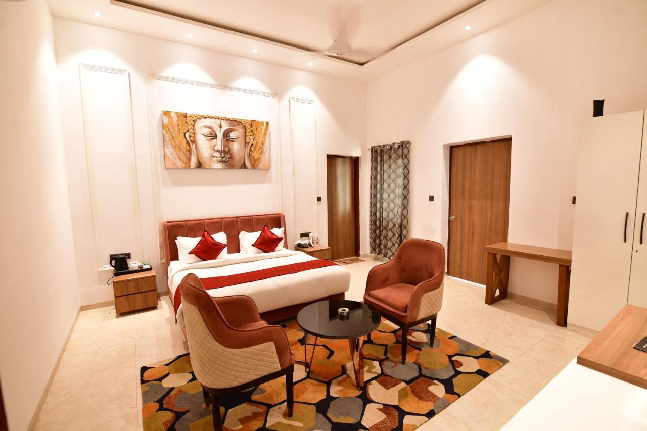 Kamay The Kohinoor Palace - A Heritage Hotel Faizābād Bagian luar foto