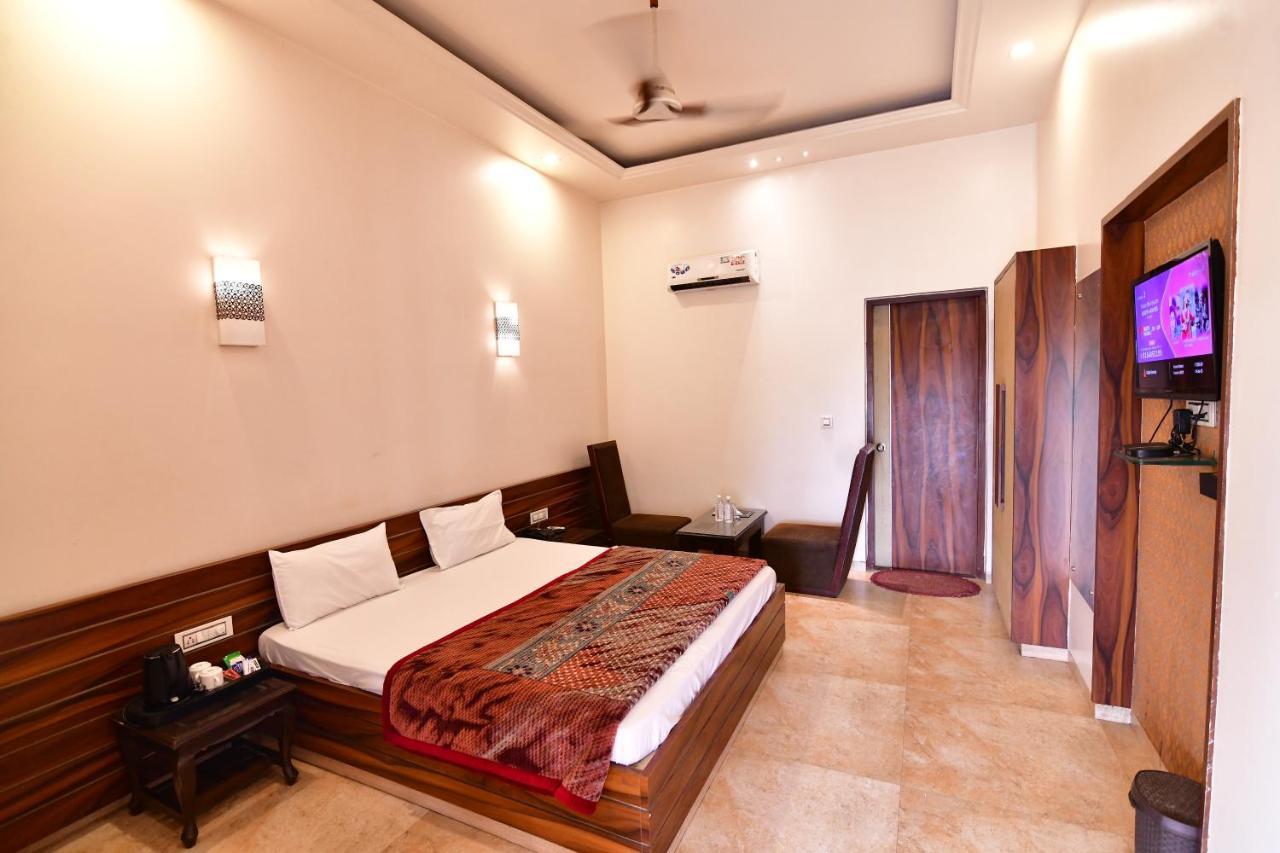 Kamay The Kohinoor Palace - A Heritage Hotel Faizābād Bagian luar foto